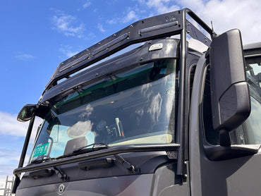 Dakrek voor de Mercedes Arocs 6x6 overlander truck. Op maat gemaakt vanuit 3D scan van de cabine.