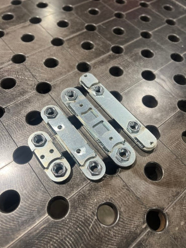 Moerbevestigingset voorste draagarmen - Can Am Maverick R