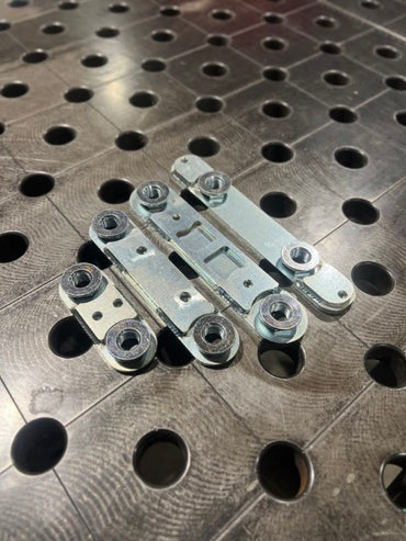 Moerbevestigingset reactiestangen achter + draagarmen voorzijde - Can Am Maverick R