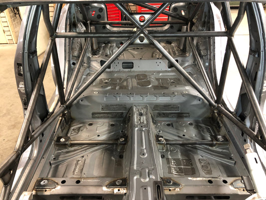 Inlassen van montage punten voor stoelframes volgens FIA regelementen