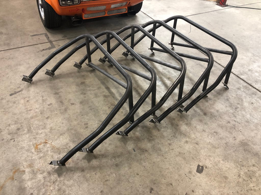 Schroefkooi voor Datsun 240Z, rolbeugel achter de stoelen.
