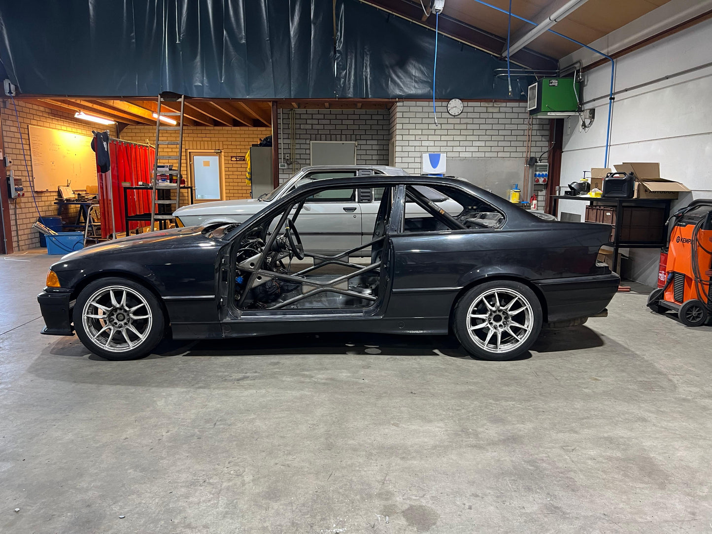 Rolkooi-BMW-E36-Coupe-325i-FIA-2