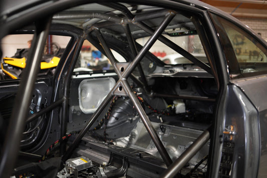 FIA gehomologeerde rolkooi voor BMW E92, gelaste laskooi met verstevigingen, ontworpen voor circuit en rallysport