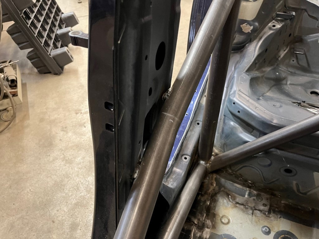 FIA-gecertificeerde rolkooi voor BMW F30 3-serie, ontworpen volgens FIA-homologatie voor maximale veiligheid, chassisstijfheid en perfecte pasvorm.
