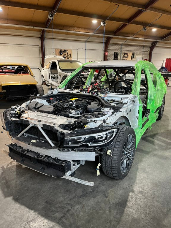 FIA / KNAF gecertificeerde rolkooi voor BMW G20 3-serie, ontworpen volgens FIA-homologatie voor maximale veiligheid, chassisstijfheid en perfecte pasvorm.