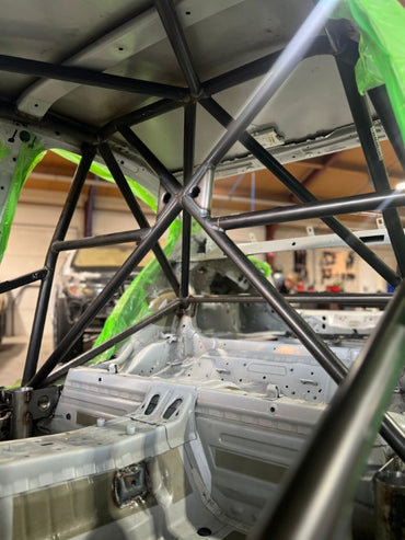 FIA / KNAF gecertificeerde rolkooi voor BMW G20 3-serie, ontworpen volgens FIA-homologatie voor maximale veiligheid, chassisstijfheid en perfecte pasvorm.