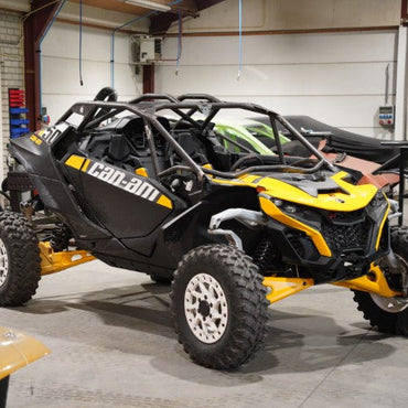 Robuuste rolkooi voor de Can-Am Maverick R, ontworpen voor rallytoepassingen, met behoud van de mogelijkheid om alle originele accessoires te gebruiken.