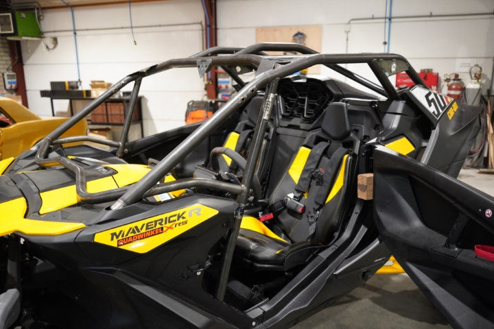 Robuuste rolkooi voor de Can-Am Maverick R, ontworpen voor rallytoepassingen, met behoud van de mogelijkheid om alle originele accessoires te gebruiken.