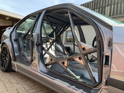 BMW E36 Coupé 3er-Reihe (1990-1999) – FIA/KNAF-zertifizierter Überrollkäfig