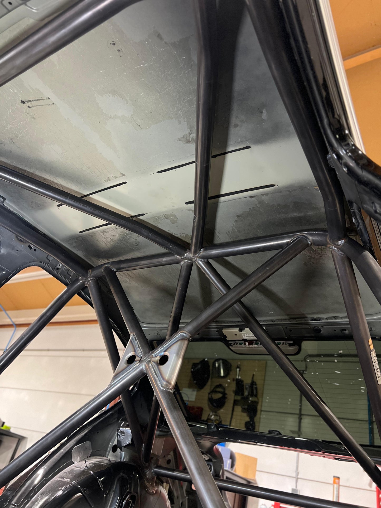 BMW E90 3er-Reihe (2005-2012) – FIA/KNAF-zertifizierter Überrollkäfig